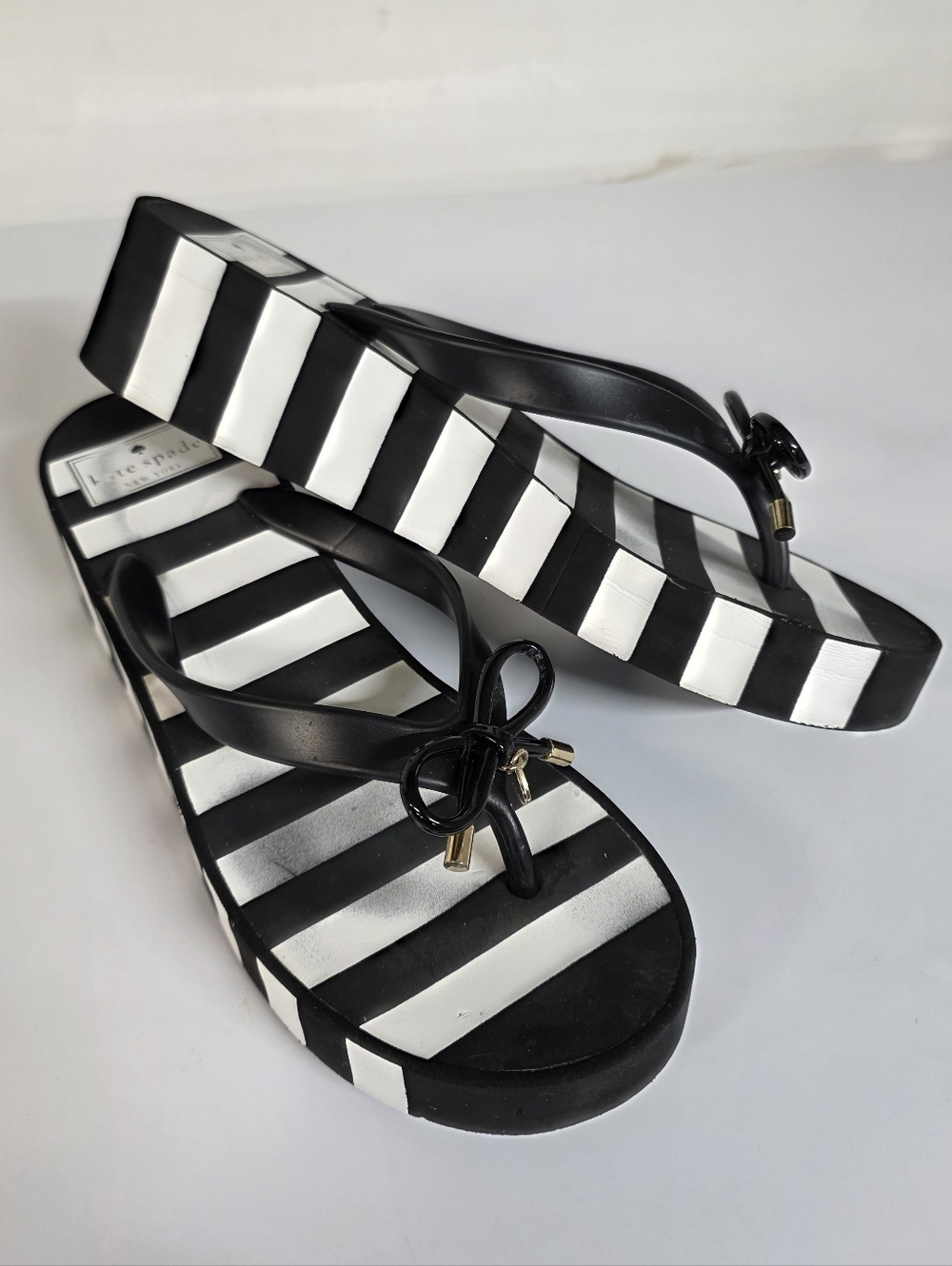 Kate Dpade Black and White Striped Platform Flip Flops with Bow Womens 8